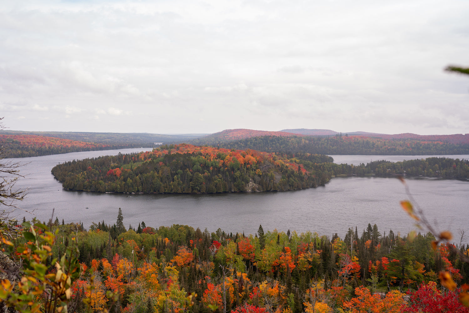 Autumn Along the North Shore – Frost River