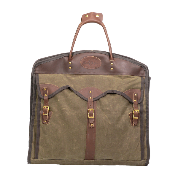 Frost River's traditional and classy Overland Garment Bag thats crafted in Duluth, Minnesota from waxed canvas, leather, and solid brass hardware. 