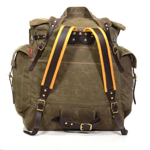 Premium padded buckskin shoulder straps and a waist belt are included.