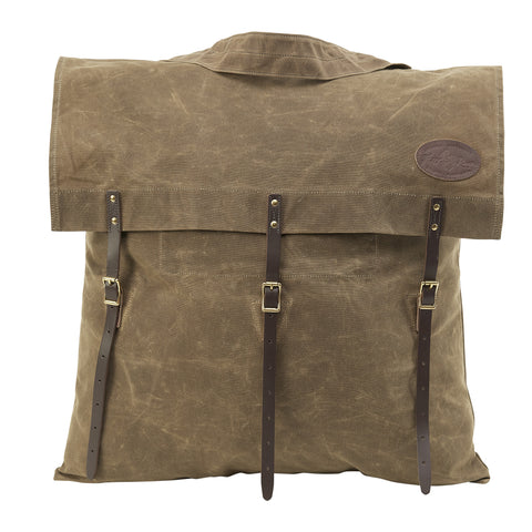 The medium and large utility sized packs have three leather straps connected to brass buckles for the closure system.