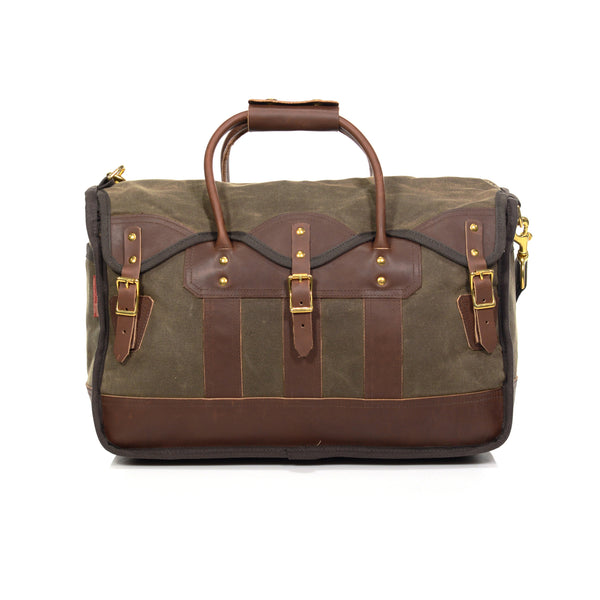Versatile luggage bag, with premium leather reinforcements and detailing.